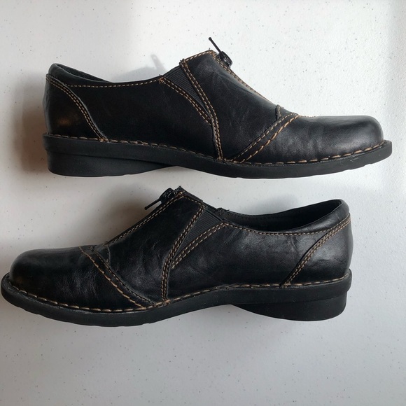 Clark’s Woman’s Black Leather Comfort Shoes Size 9M - Picture 4 of 8